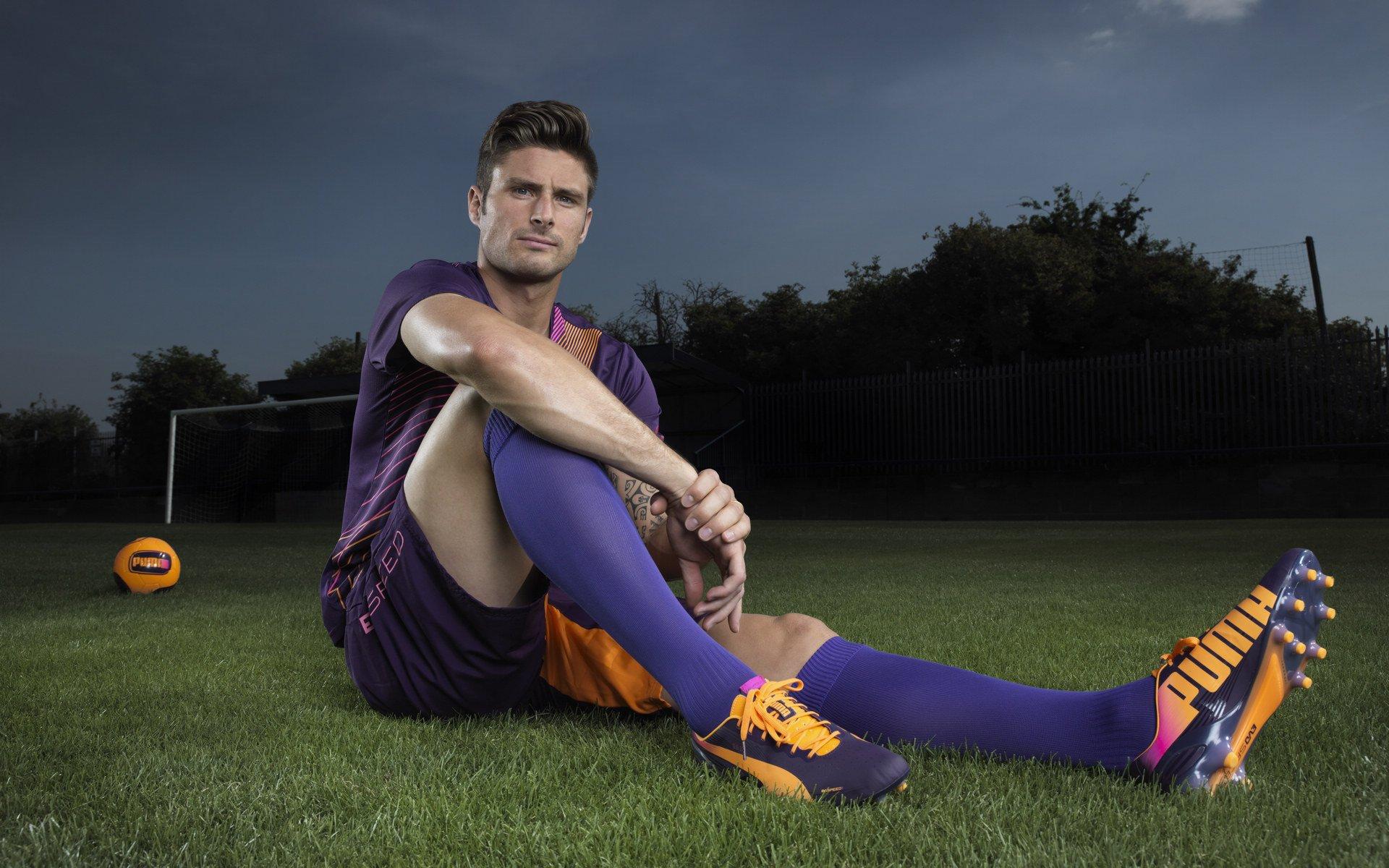 穆勒直言赫内斯本该有话直说，新星奥利塞被赞媲美里贝里引发足坛热议